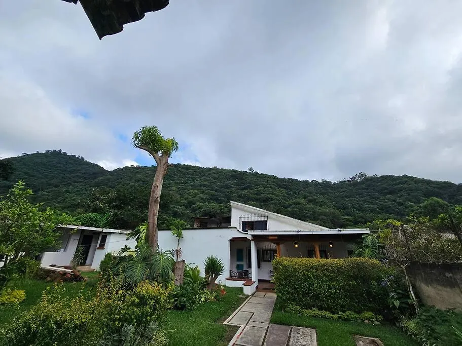 Restful Hideaway Near Antigua Vila Guatemala